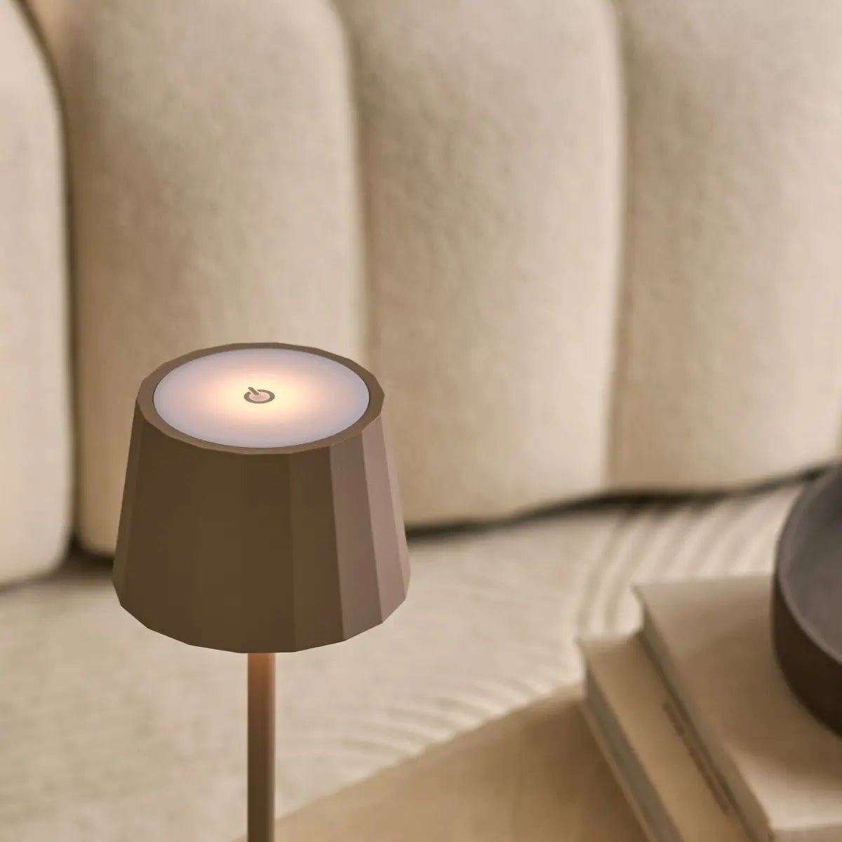 William Koala Brown oplaadbare ijzeren tafellamp – dimbaar, opladen via USB-C, batterijduur van 120 uur