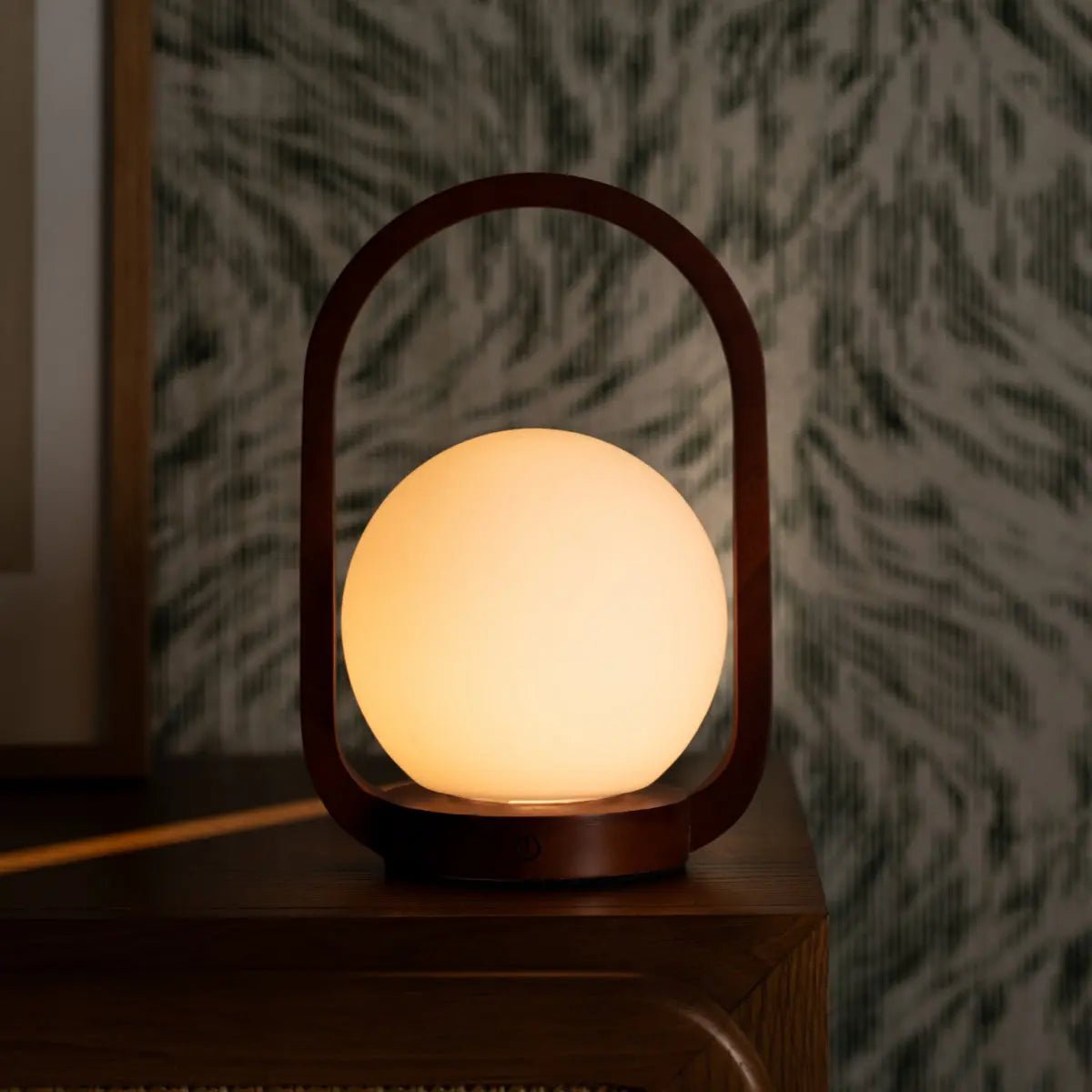 Skye kastanjebruine houten draadloze lamp | Oplaadbaar en dimbaar | Tavellio Amsterdam