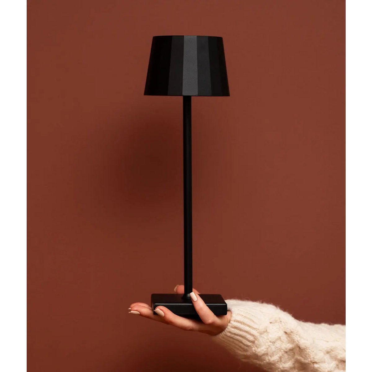 William Black oplaadbare ijzeren tafellamp/ warm white – 120 uur batterij, dimbaar, opladen via USB-C