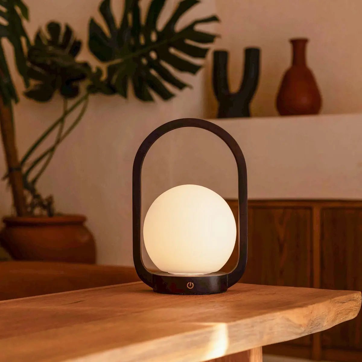 Skye Donkerbruine Houten Snoerloze Lamp | Oplaadbaar en dimbaar ontwerp| Tavellio Amsterdam