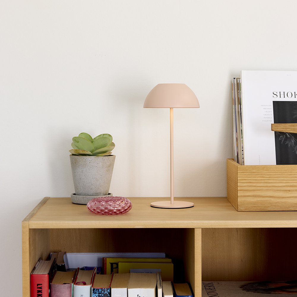 Luna draadloze LED oplaadbare tafellamp in zacht roze tint
