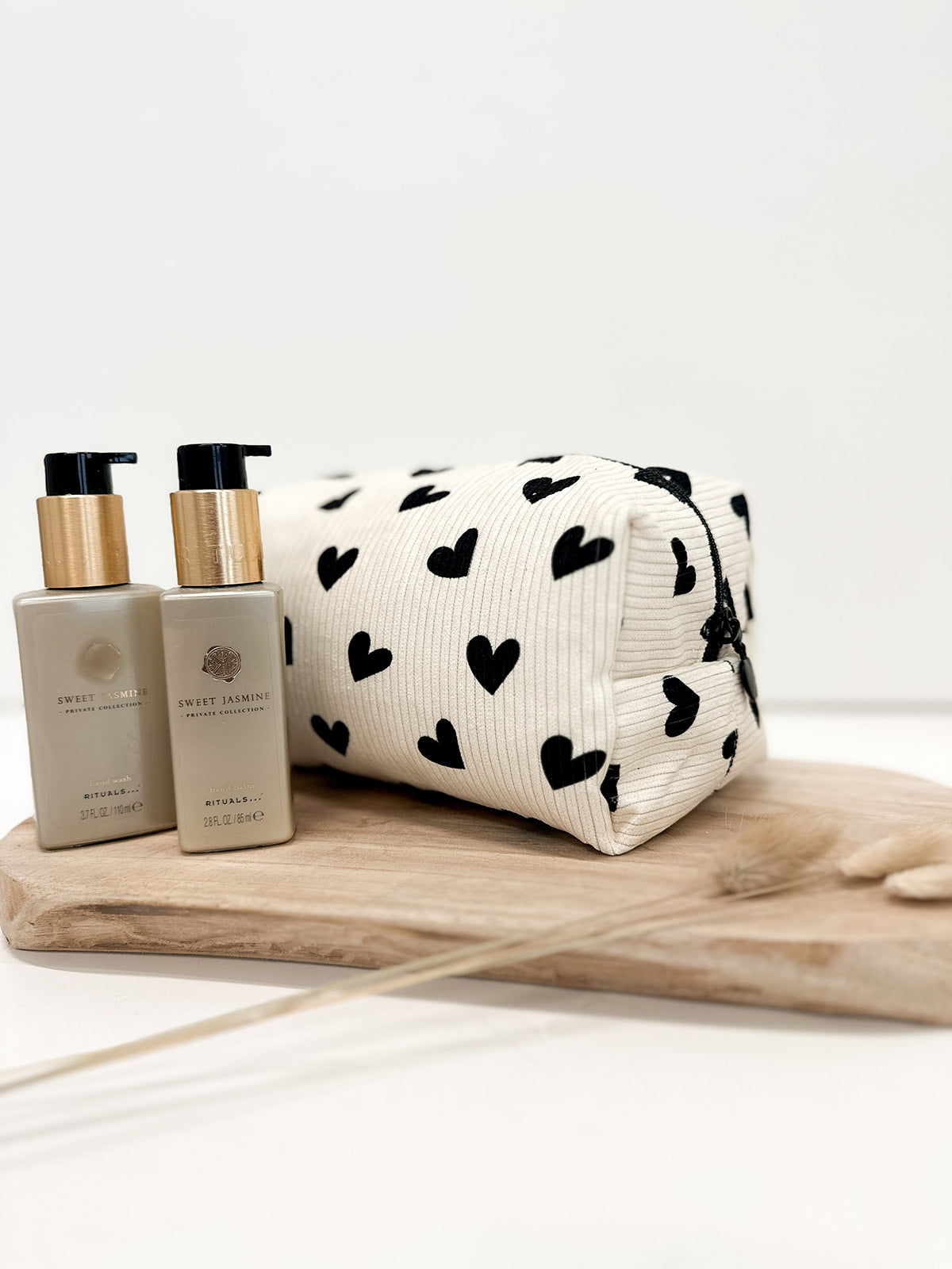 Toilettas ecru| Hartjes | Ribstof