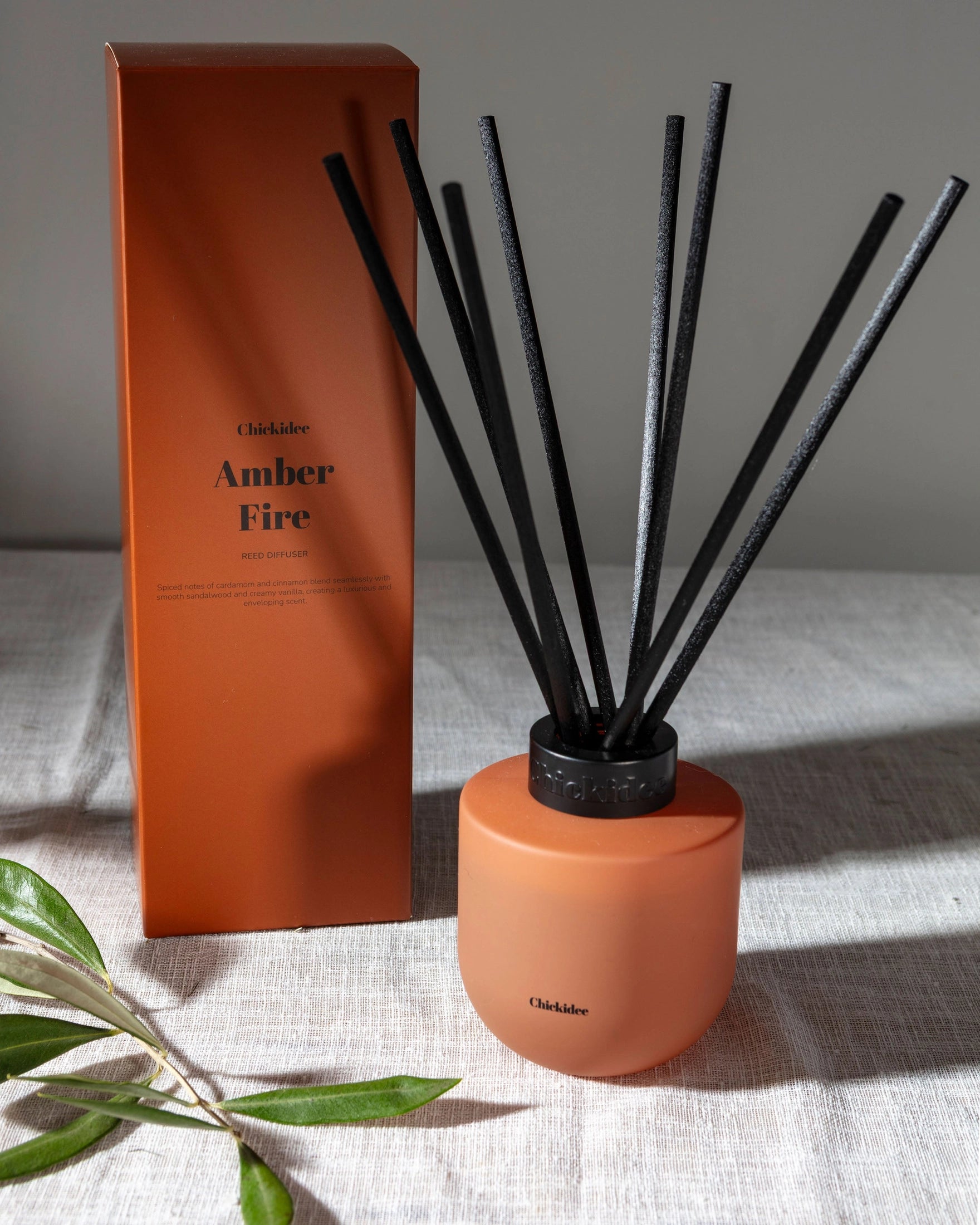 Chickidee - Amber Fire Core Geurstokjes 200ml