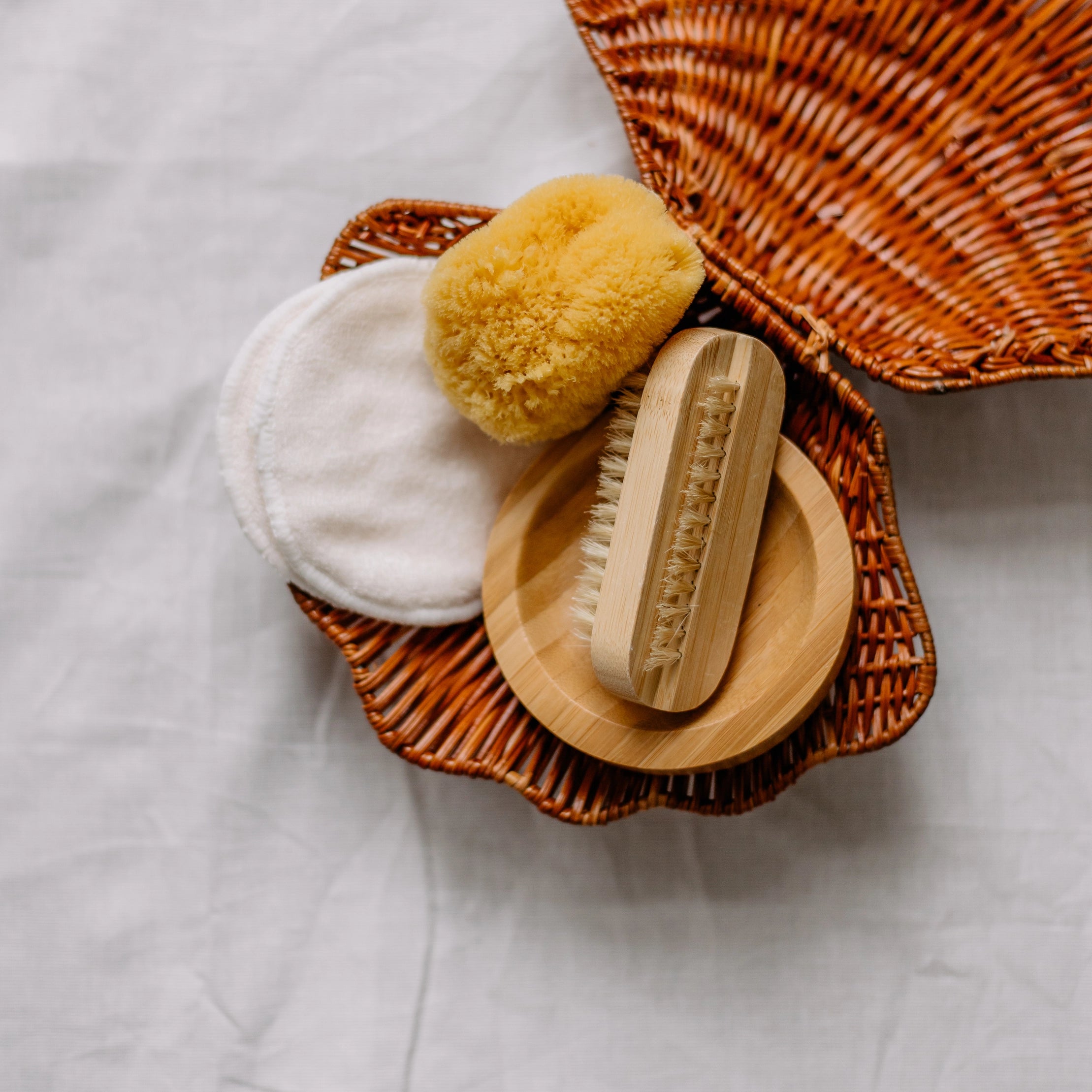 Sustainable round soap dish made of bamboo