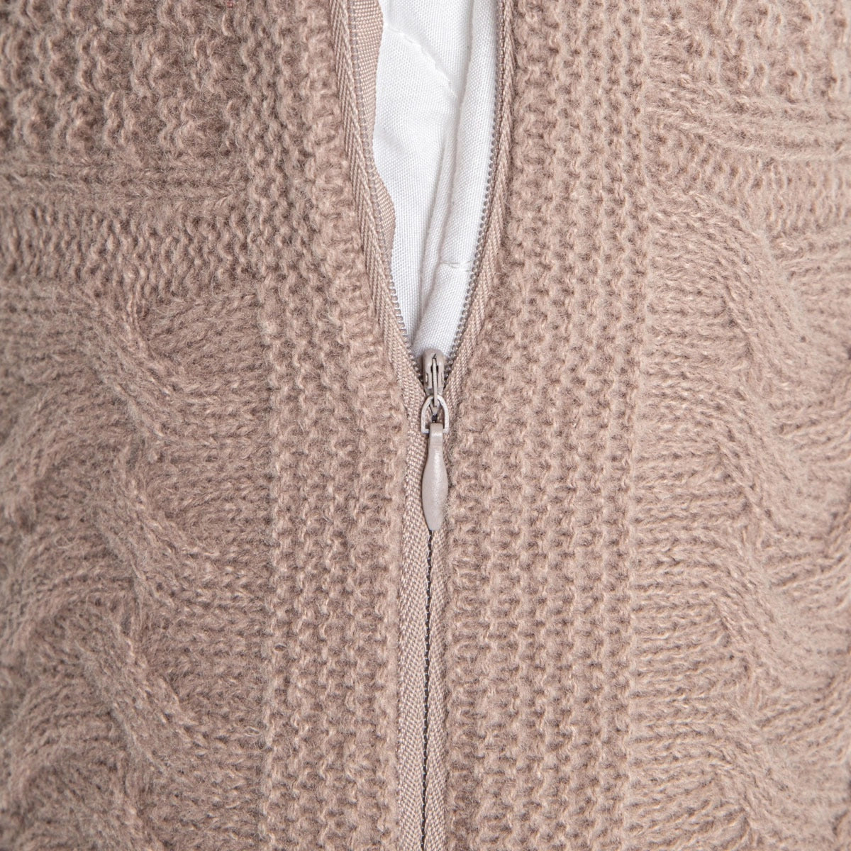 FLAVE Kussensloop | Zacht taupe kussenhoes met gebreide structuur | 45 x 45